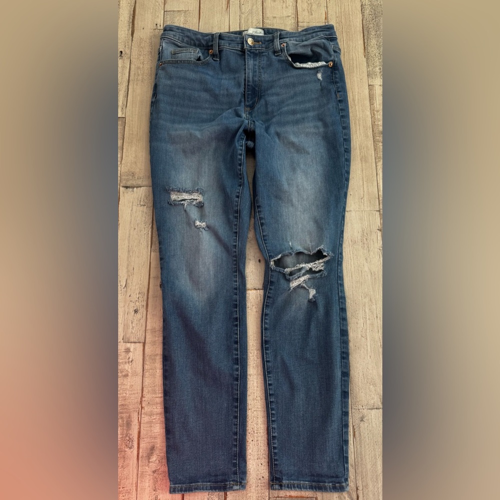 Universal Thread Dark Blue Distressed Skinny Jeans